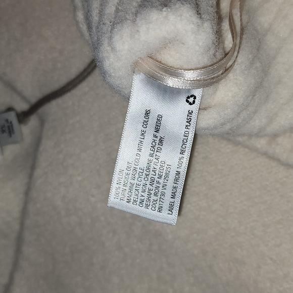 A NEW DAY TOP - Picture 4 of 7